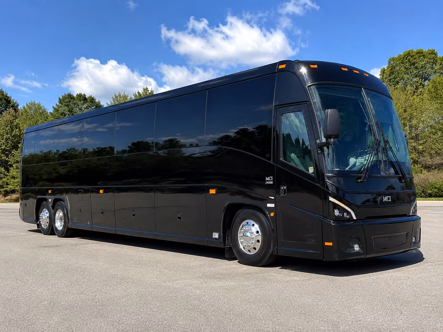 shuttle guests between apple valley hotels and desert ranch venues